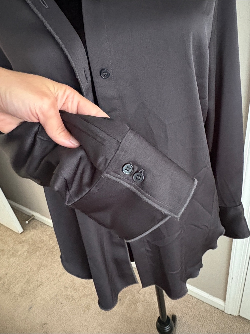 H&M Satin Button-Down Blouse in Black - Picture 5 of 6